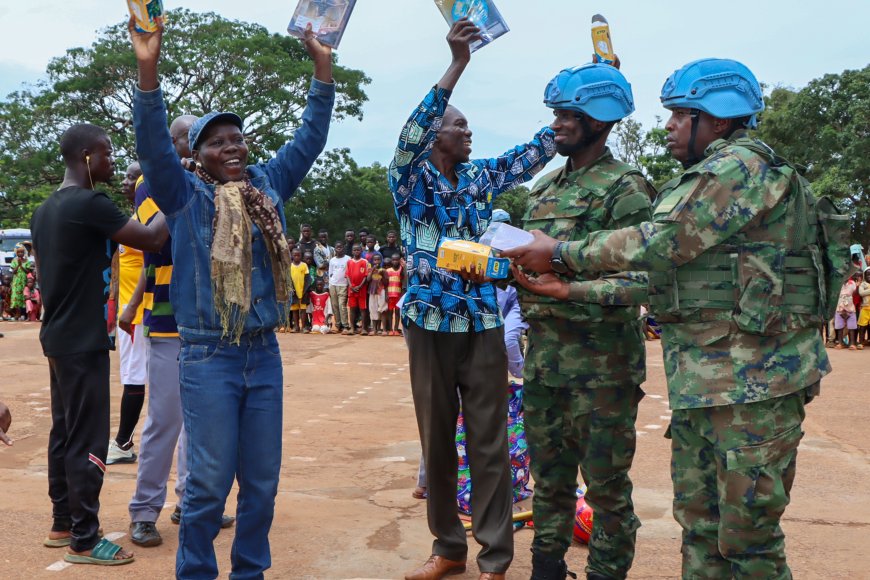 CAR: Rwandan Peacekeepers Hand Over Rehabilitated Basketball Court to Bossembele Community