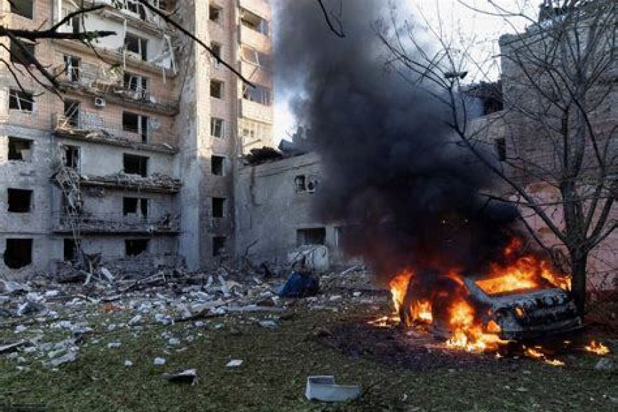 Russia Threatens Strikes, Orders Foreigners Out of Kyiv