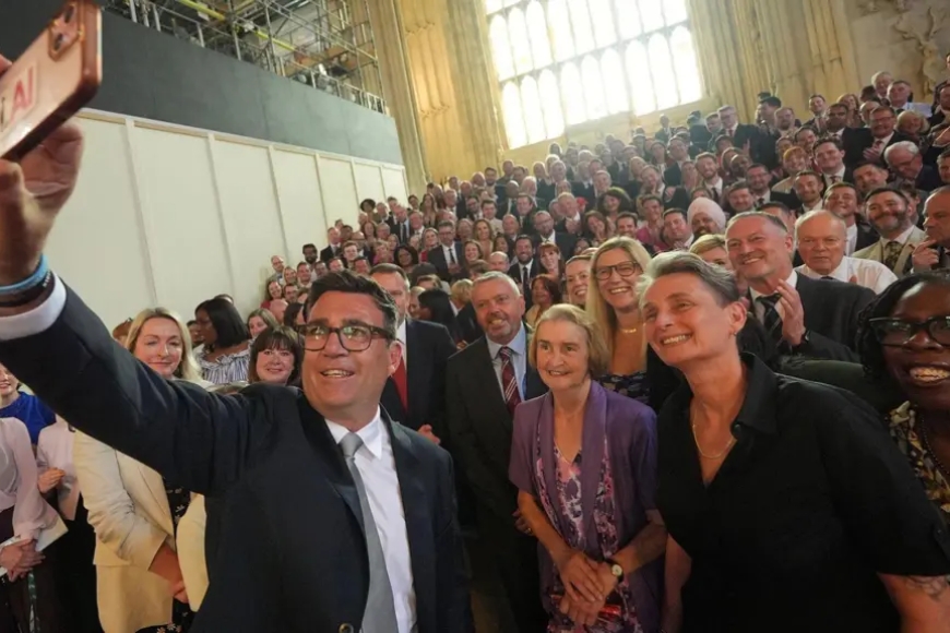 Labour MPs Weigh Leadership Challenges to Stop Unopposed Burnham succession