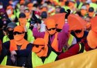 15000 Protest, Block Roads as Germany's Far-Right AfD Meets Ahead of Elections