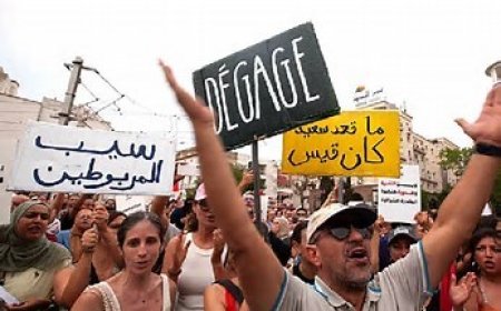Tunisians Demand Saied’s Resignation as Discontent Deepens
