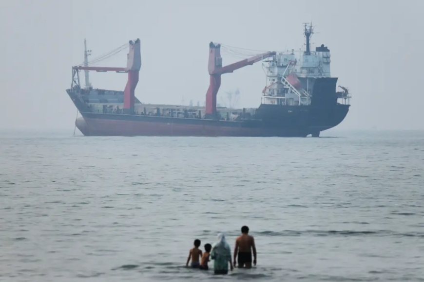 Iran Rejects French-Oman Plan to De-Mine Strait of Hormuz