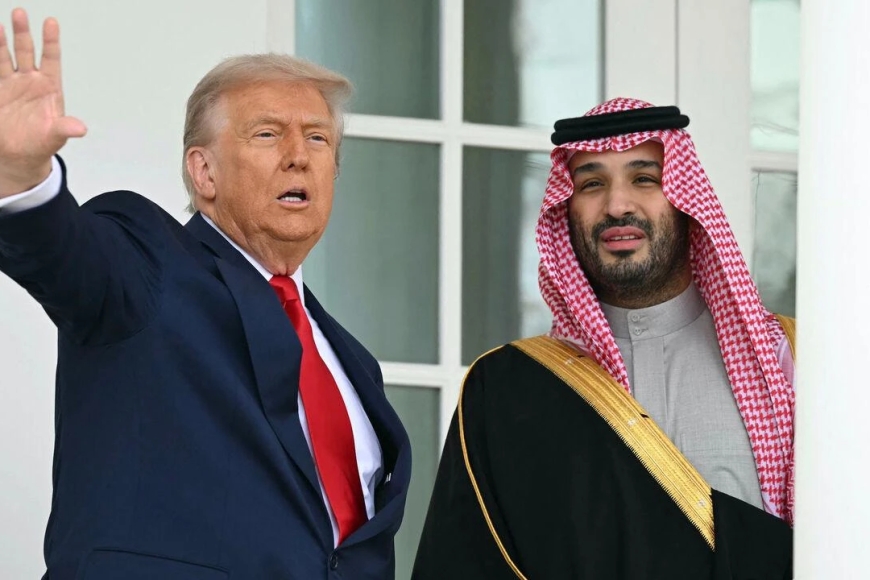Trump delays Iran strike to pursue Hormuz deal